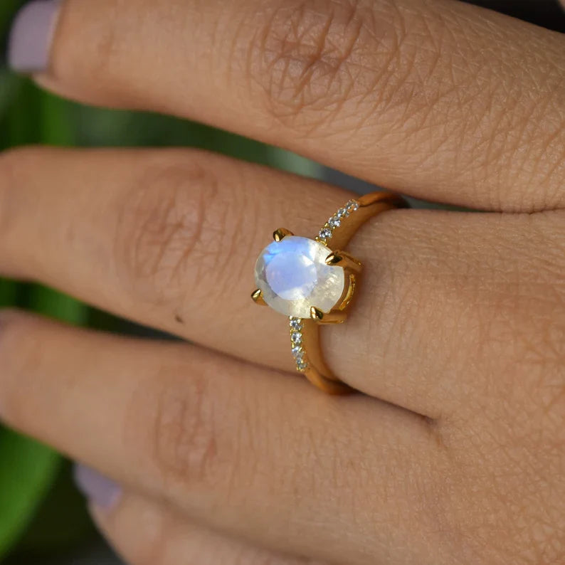 Oval Cut Moonstone Ring