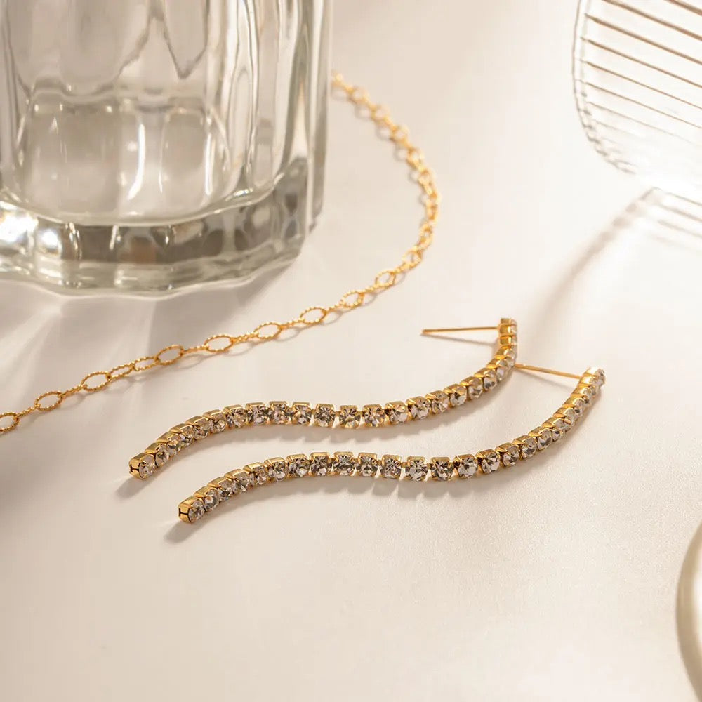 Waterproof test of Luxe gold tassel earrings