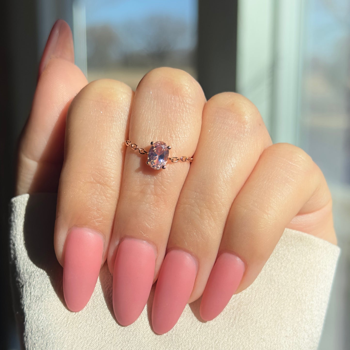 Adjustable dusty pink chain ring in 14K rose gold & 925 silver
