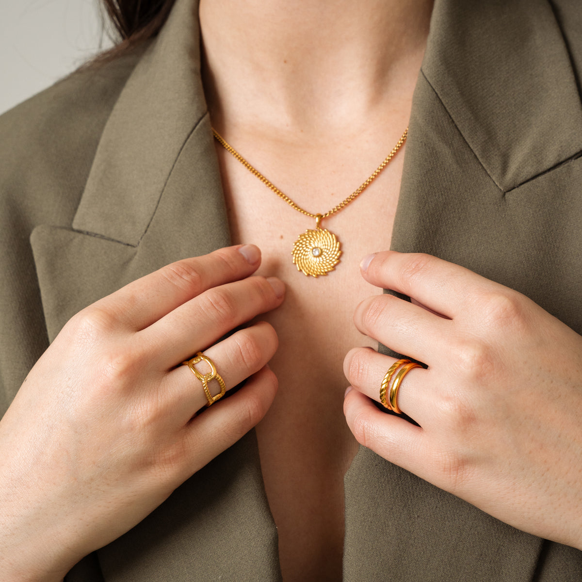 Albany Pendant Halskette Gold in Geschenkbox