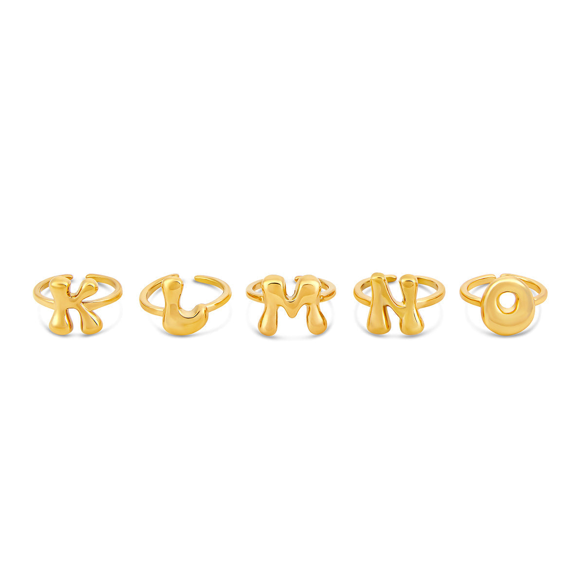 Bubble Initial Ring Gold am Finger getragen