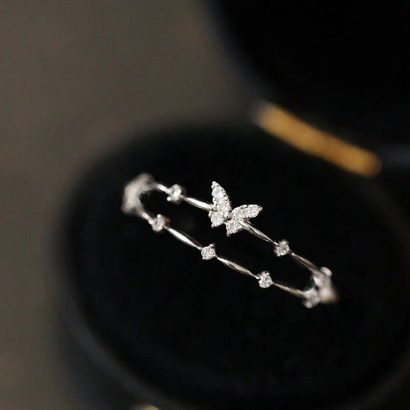 Butterfly double ring worn on hand – elegant look