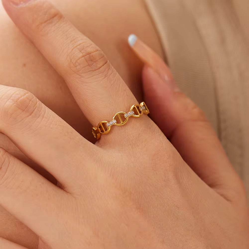 Crystal chain ring worn on finger – waterproof finish