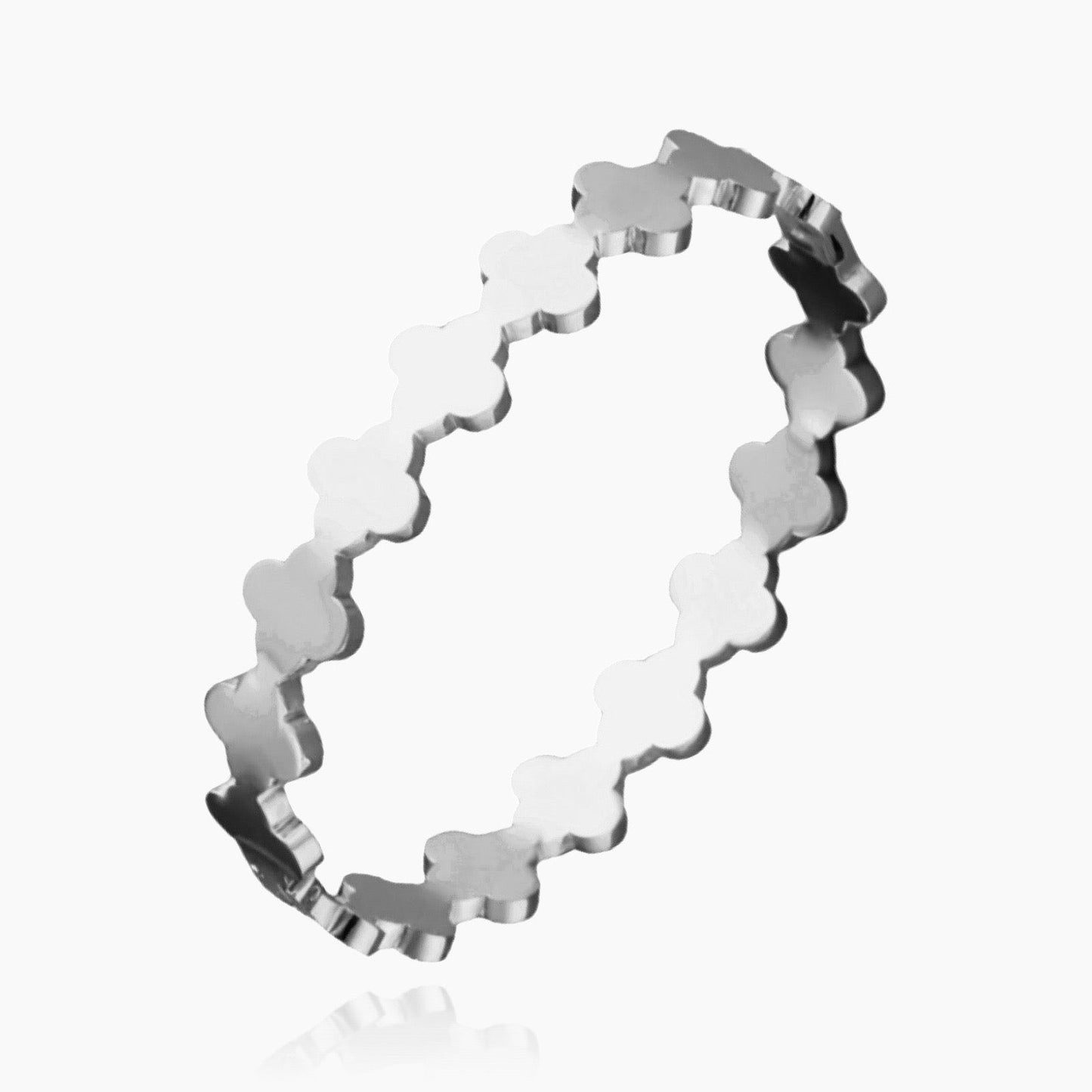 Close-up of clover bracelet polished detail