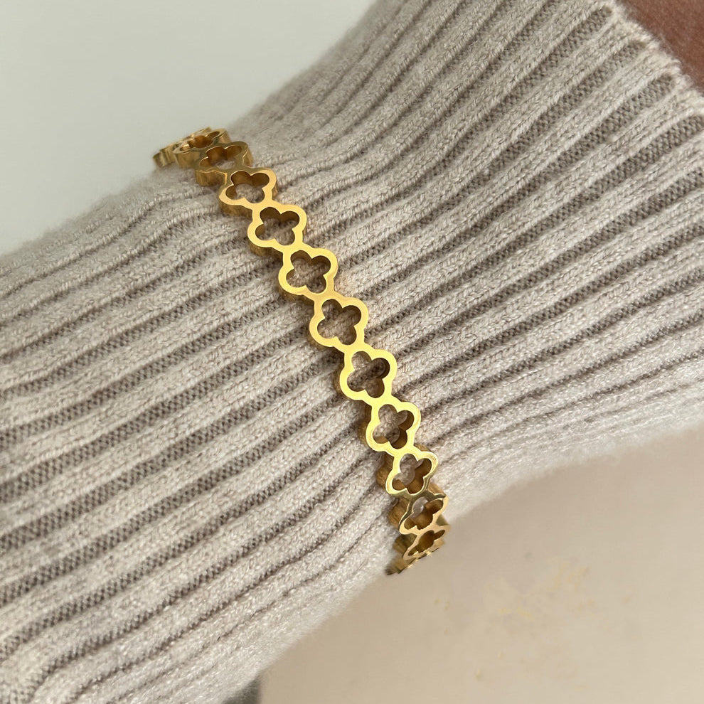 Minimalist silver Clover cuff bracelet – Loveness
