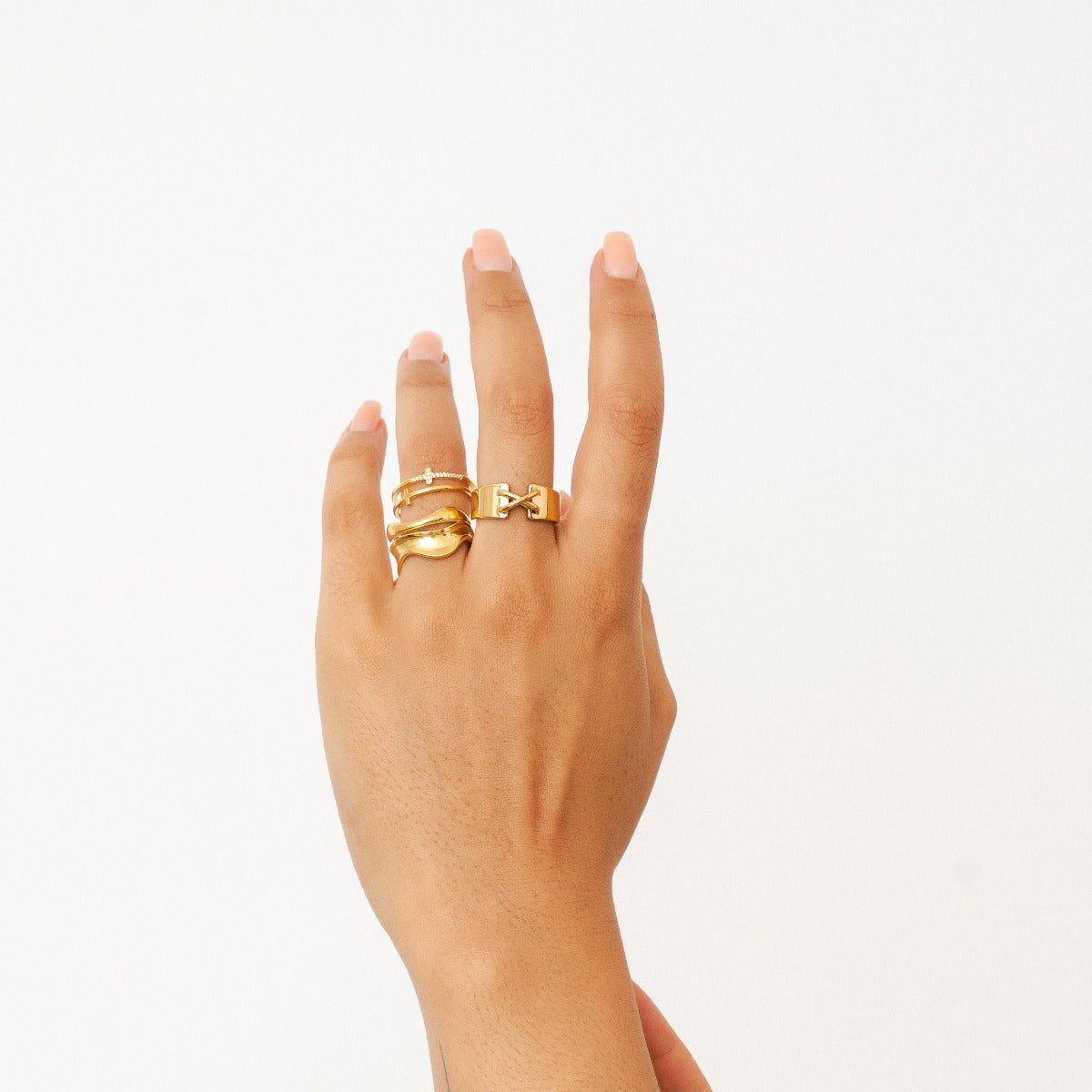 Seitliche Ansicht des Corset Rings Gold