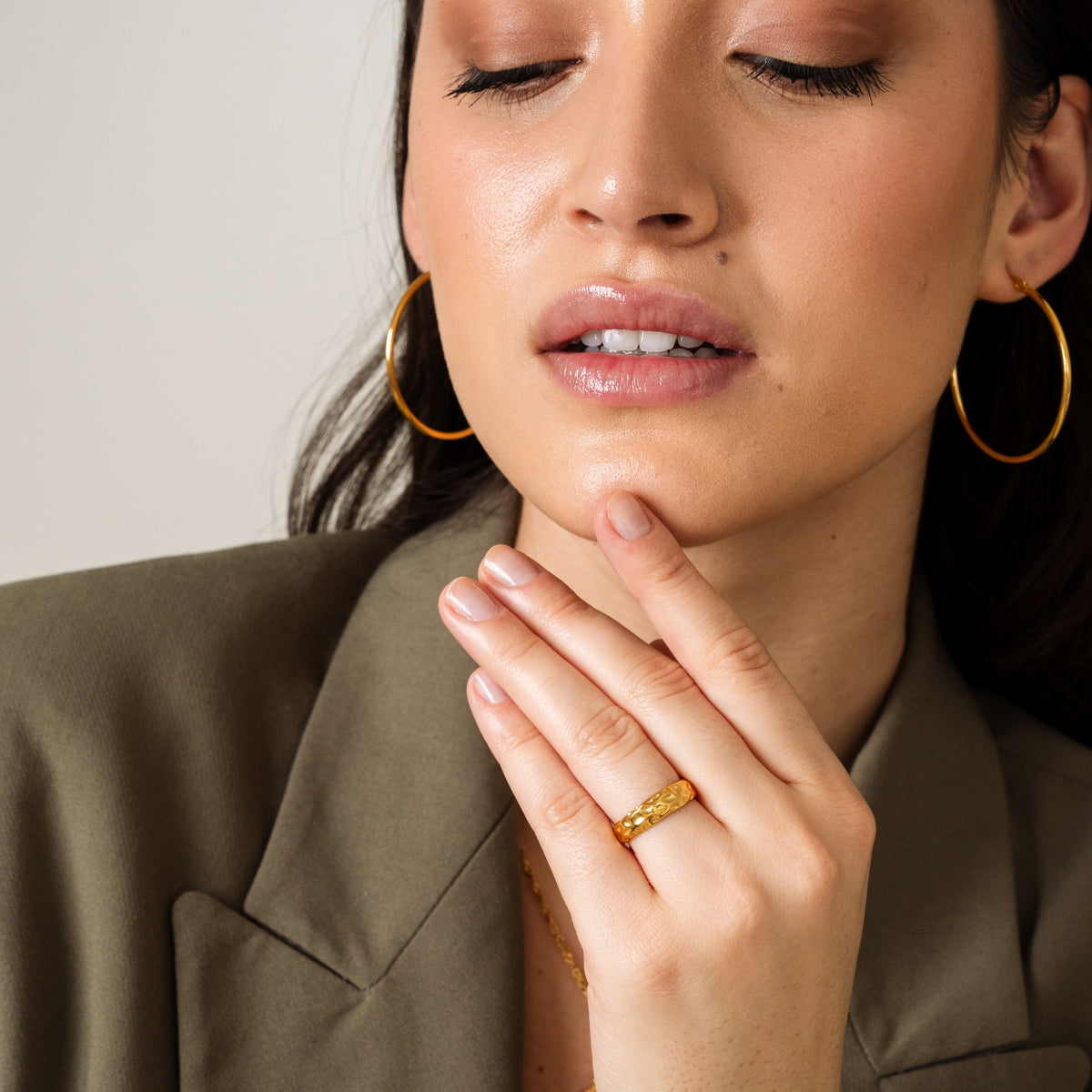 Creolen Gold – moderner Lifestyle-Look
