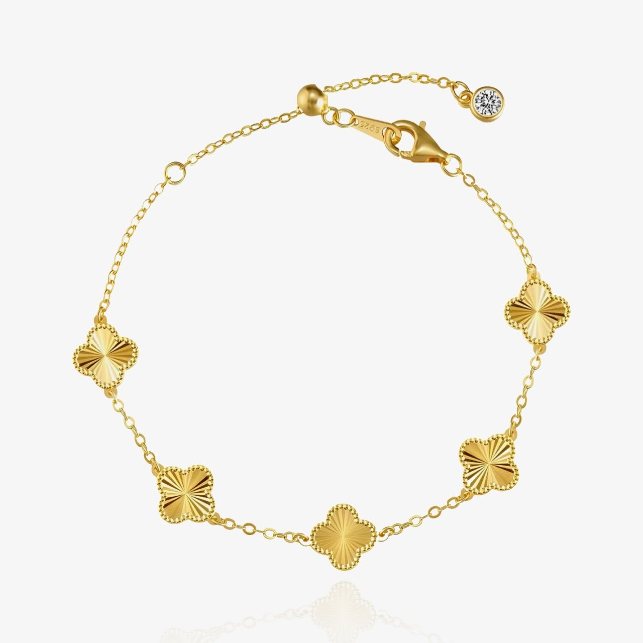 Dainty Clover Bracelet in gold finish
