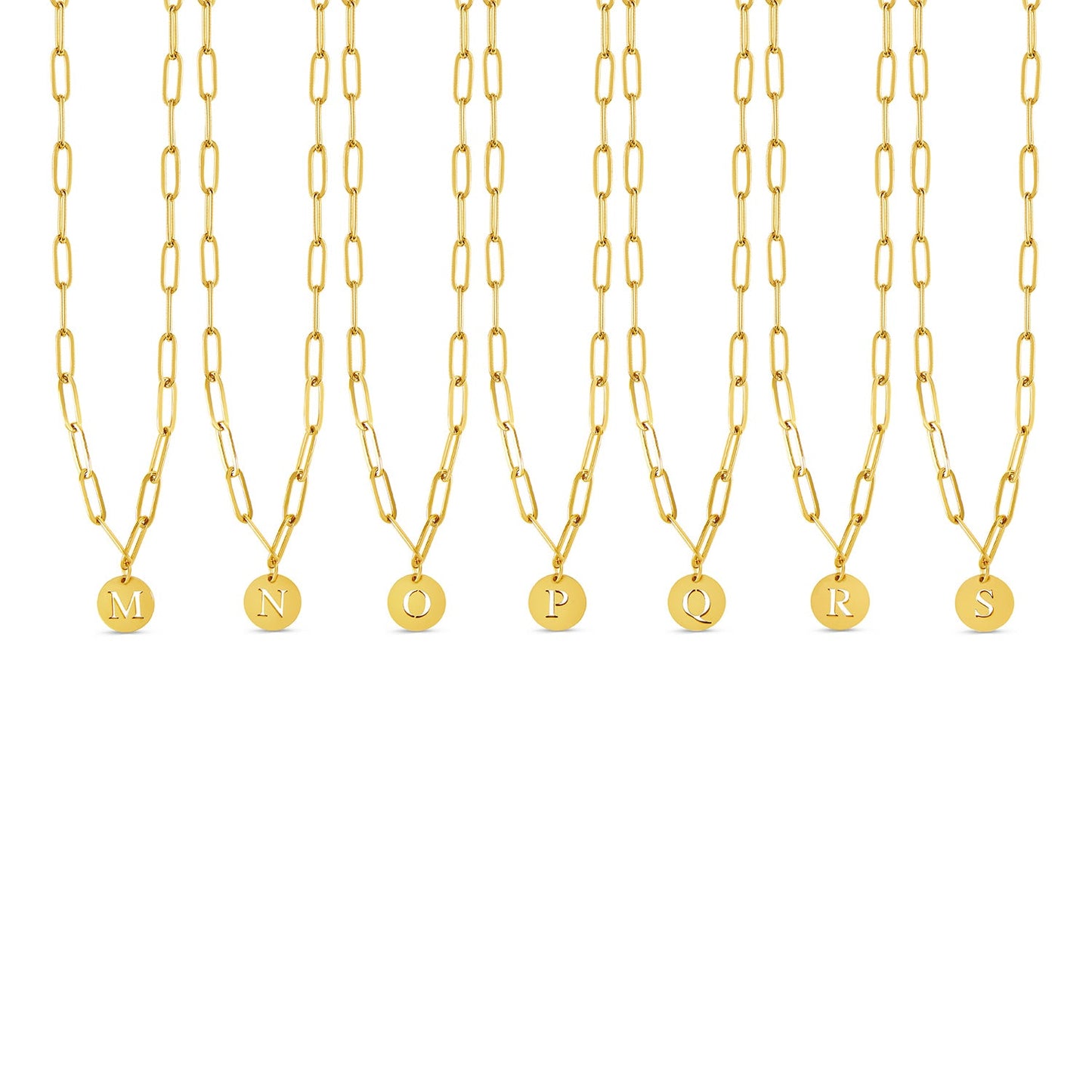 Engraved Clip Chain Initial Halskette Gold am Hals getragen