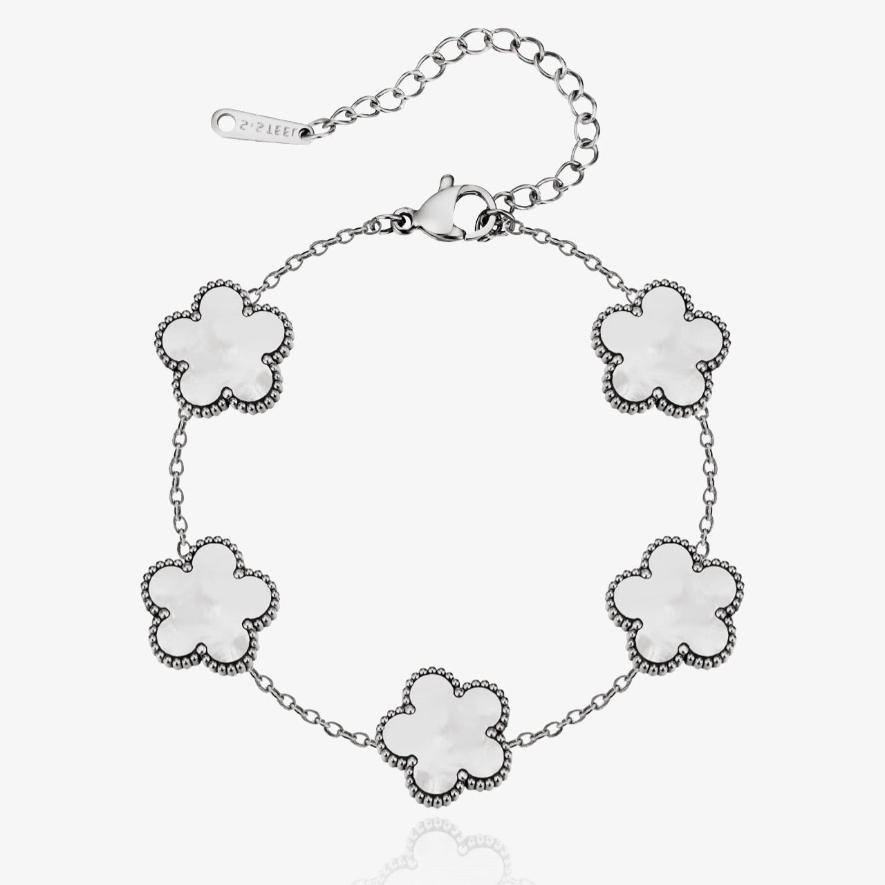 Dainty clover bracelet displayed in gift box – Loveness
