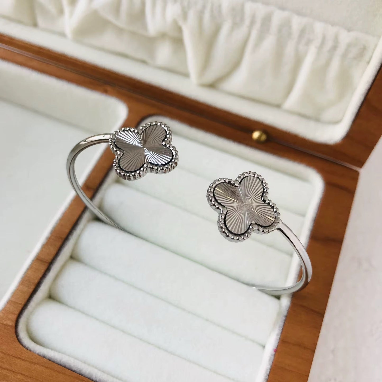 Close-up of waterproof flower wrap bracelet – elegant details – Loveness
