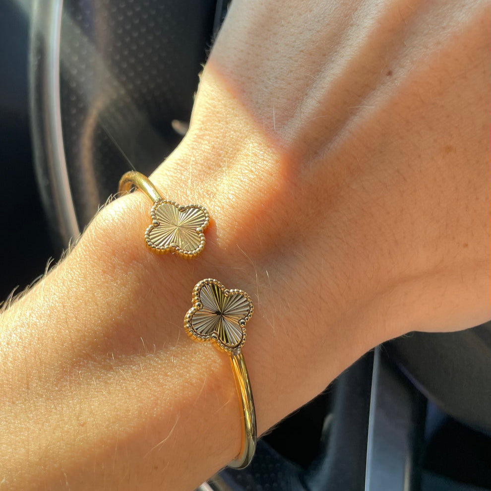 Flower wrap bracelet in gift packaging – perfect present – Loveness