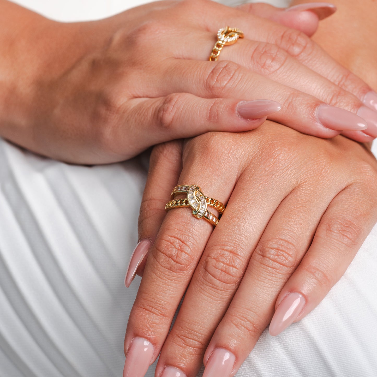 Geflochtener Doppellagiger Steinring Gold in Geschenkbox