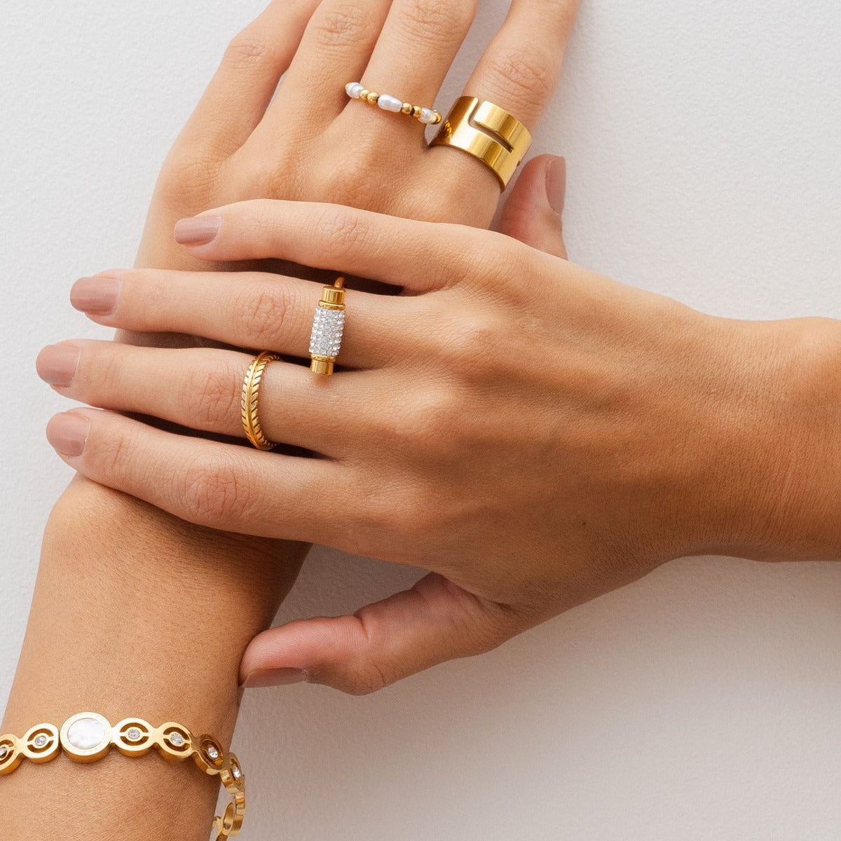 Detailaufnahme des Glitz Fidget Rings in Gold