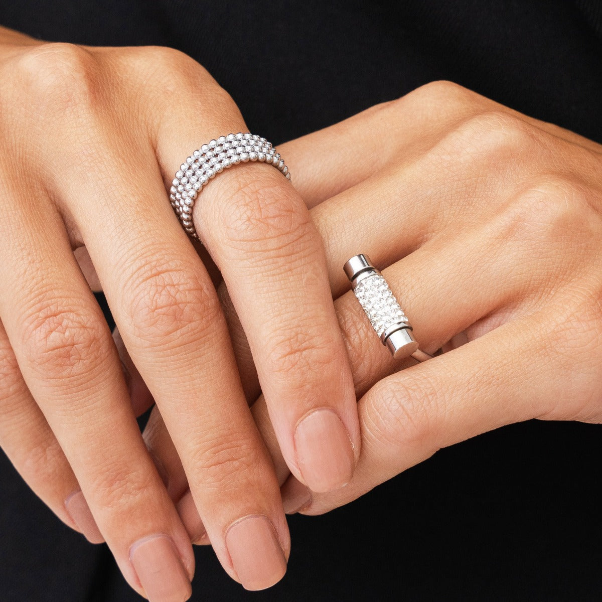 Glitz Fidget Ring Silber am Finger getragen
