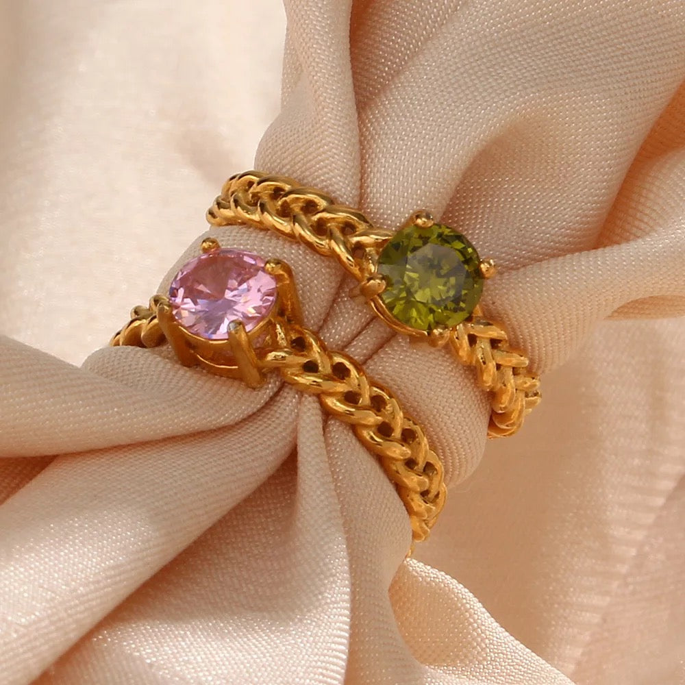 Close-up of Romy ring with twisted 18K gold band
