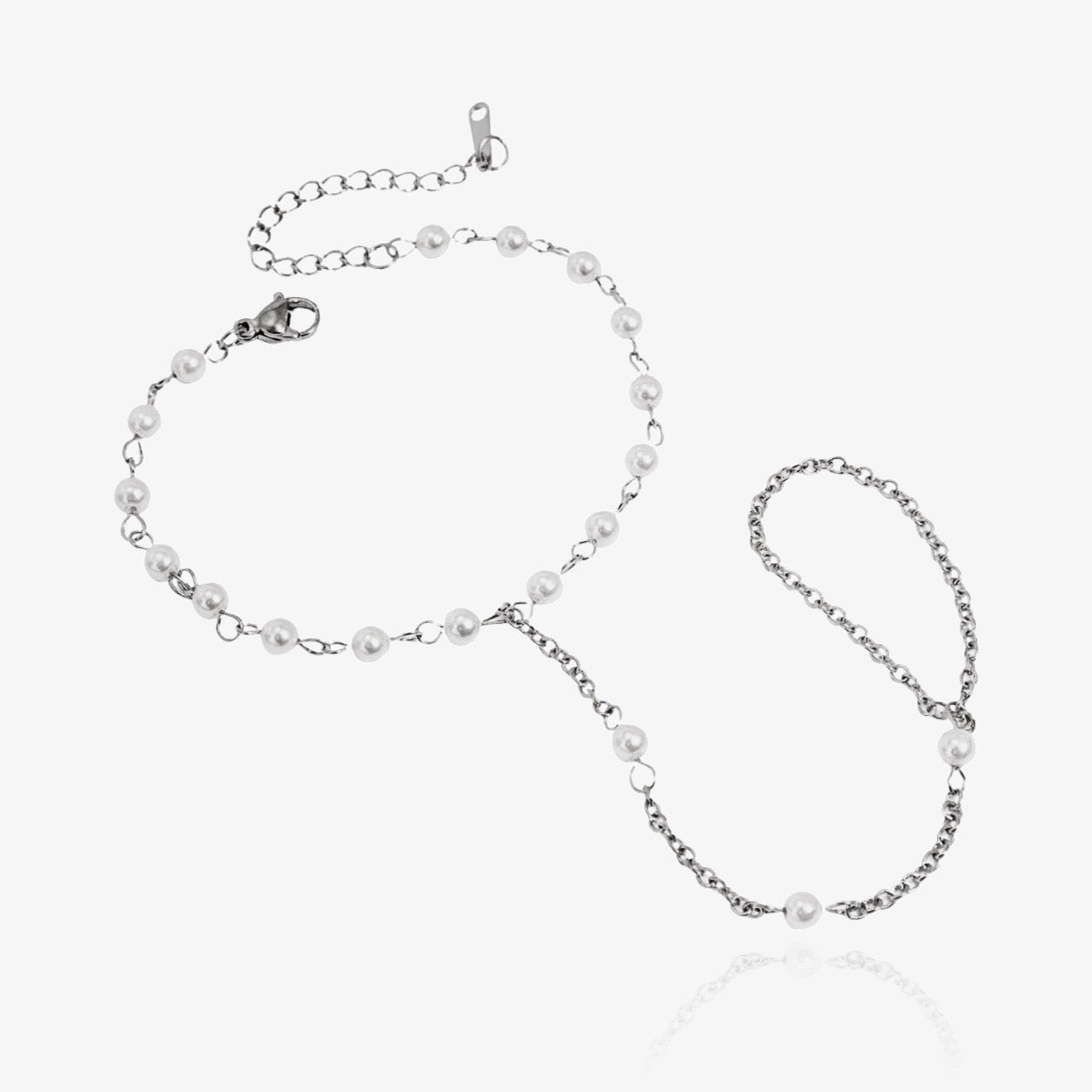 Styling the pearl hand chain bracelet with casual outfit – Loveness