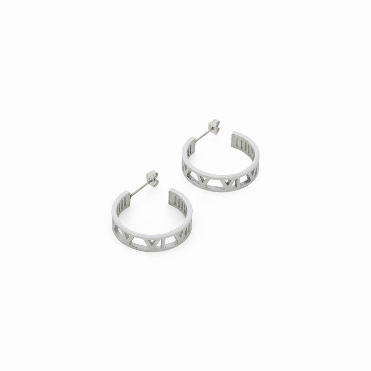 Hollow Numeral Creolen Silber – Vorderansicht