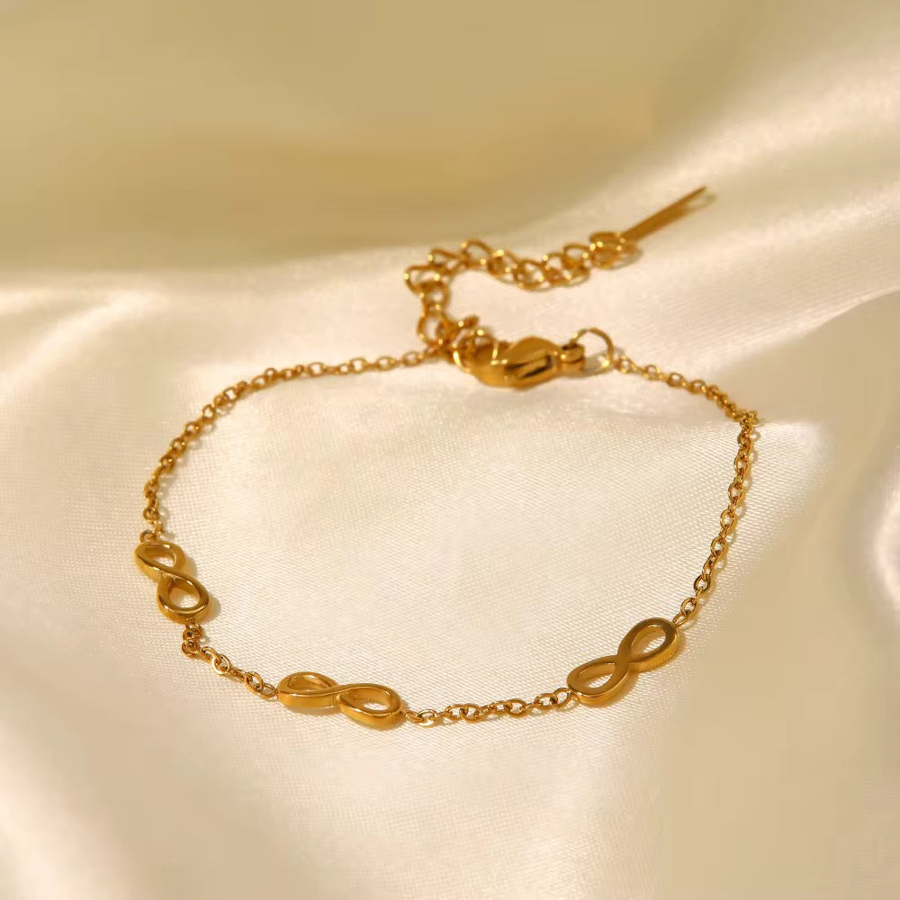 Infinity bracelet in Loveness gift box