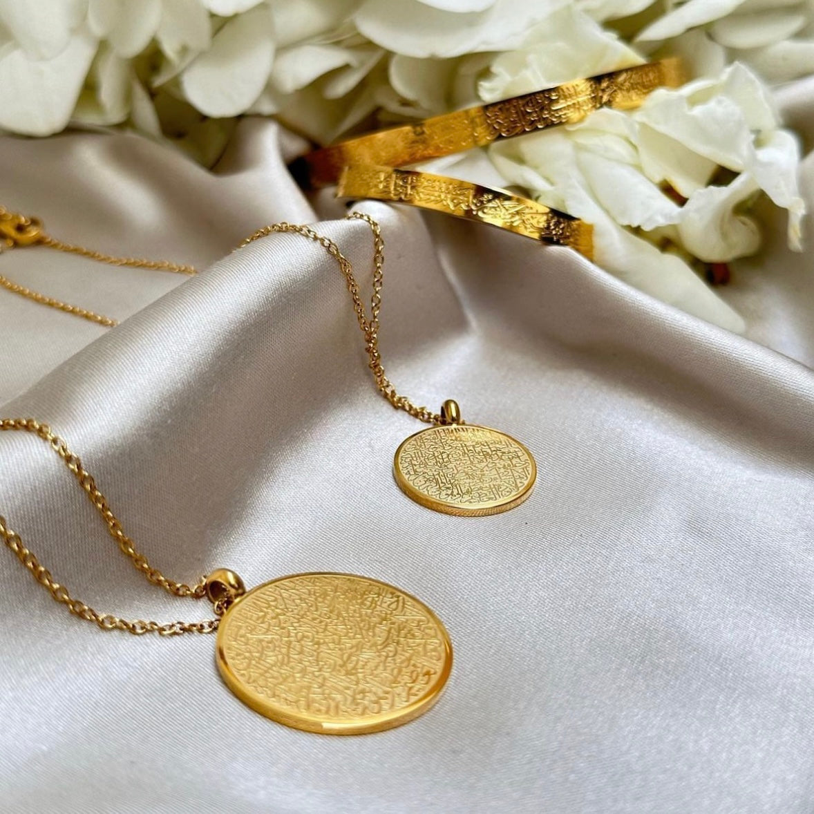 Islamic Ayatul Kursi necklace with Arabic calligraphy — ideal gift