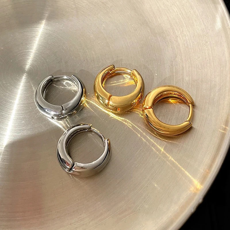 KAYA mini hoop earrings in elegant gift packaging
