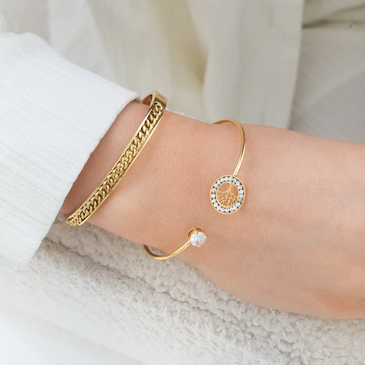 Lebensbaum Stein Armreif Gold – moderner Lifestyle-Look