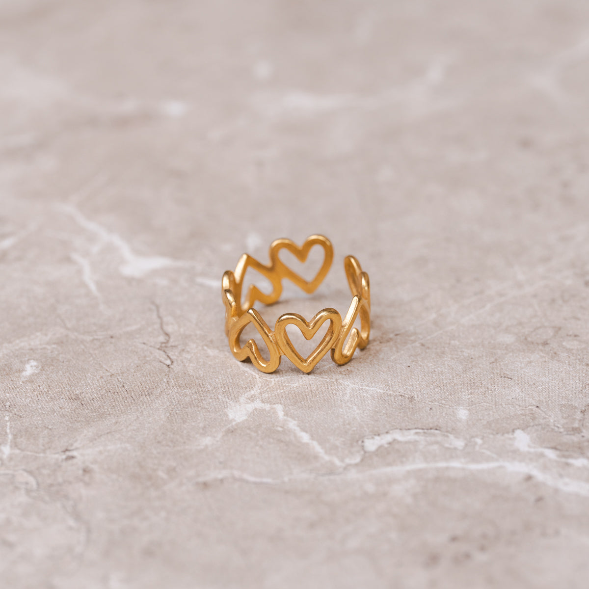 Seitliche Ansicht des Love Loop Rings Gold