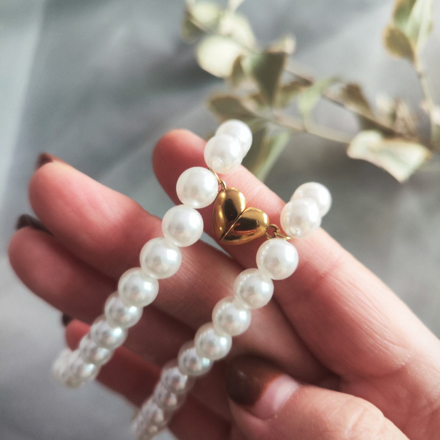 Adjustable length detail of unisex magnetic bracelets