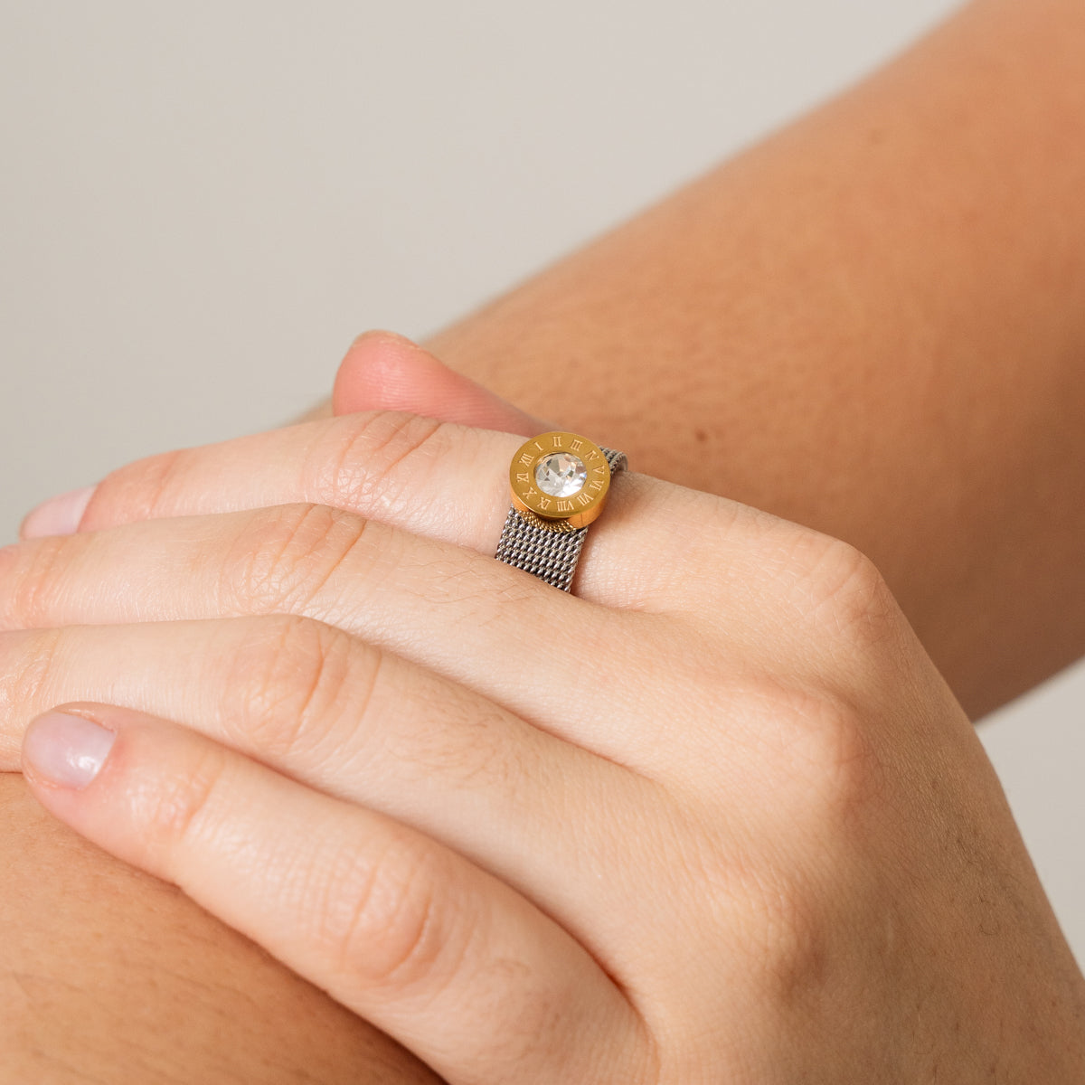 Mesh Strap Latin Stone Ring Gold in Geschenkbox