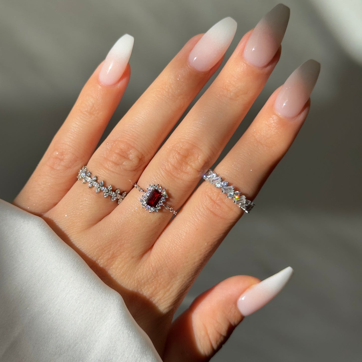 Model wearing Vintage Halo adjustable chain ring