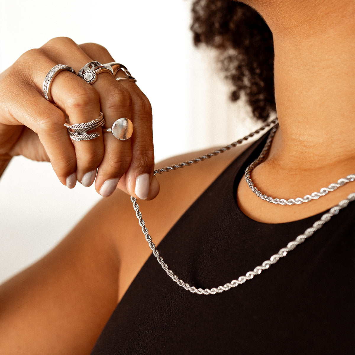 Seitliche Ansicht der Rope Chain Halskette Silber