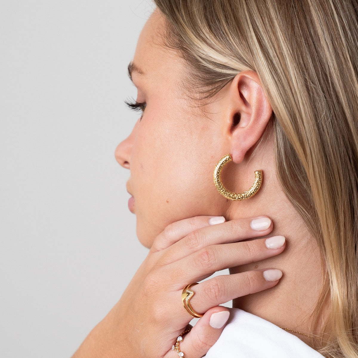 Detailaufnahme der Rosa Creolen Gold