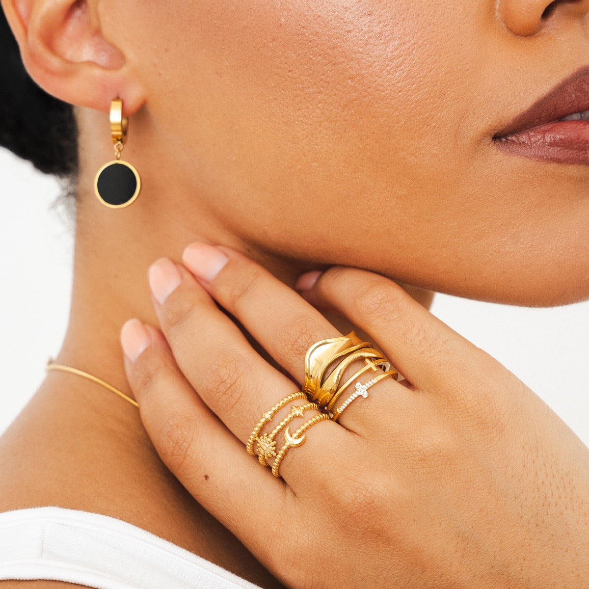 Detailaufnahme des Sculpture Rings Gold