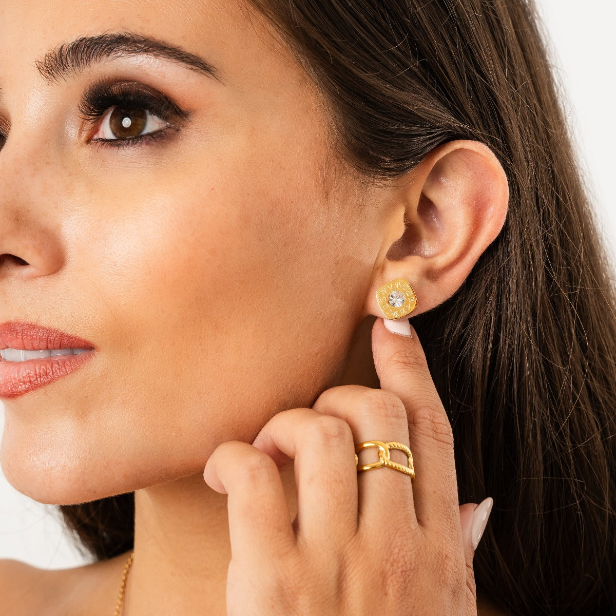 Square Latin Ohrstecker Gold in Geschenkbox