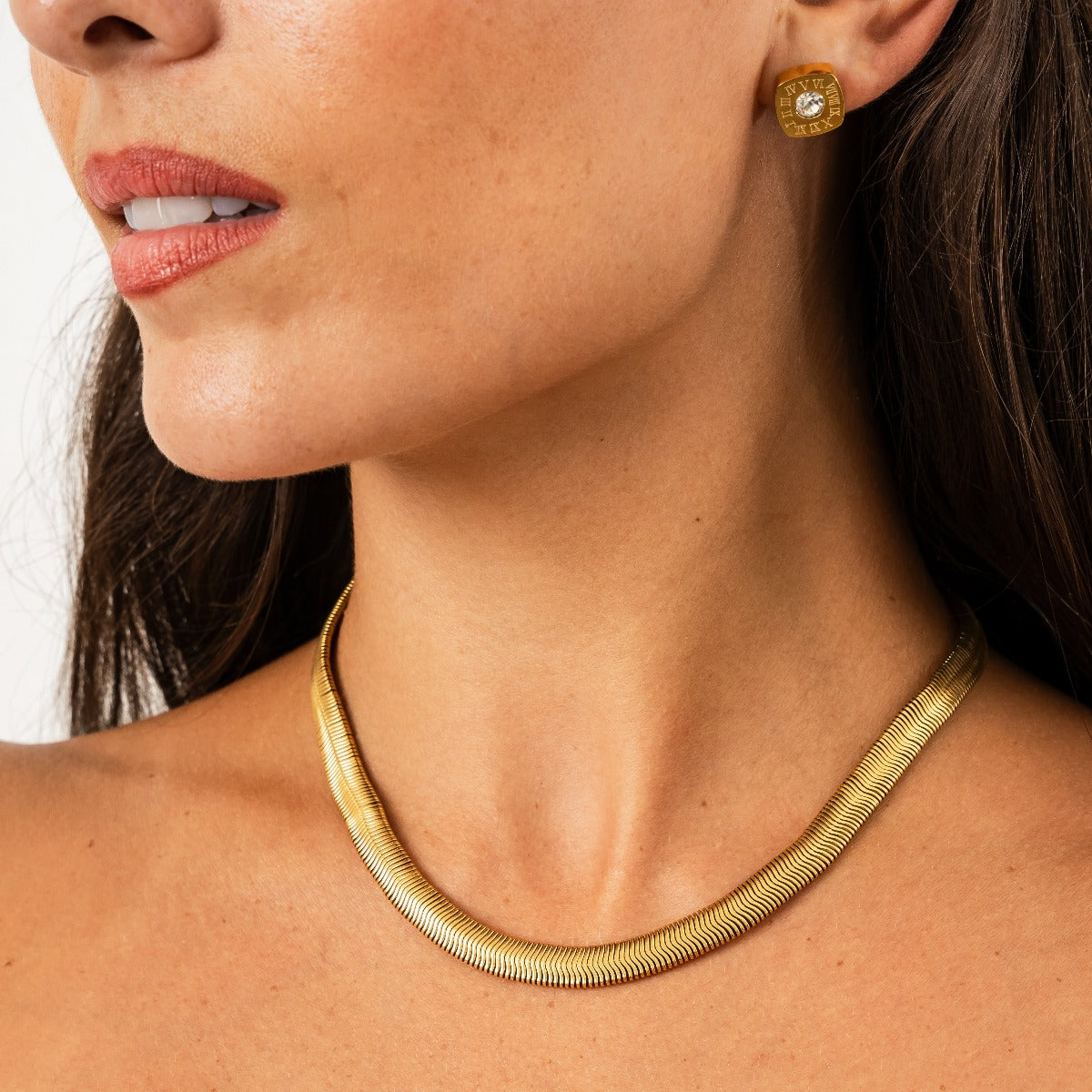 Detailaufnahme der Toggle Snake Chain Halskette Gold