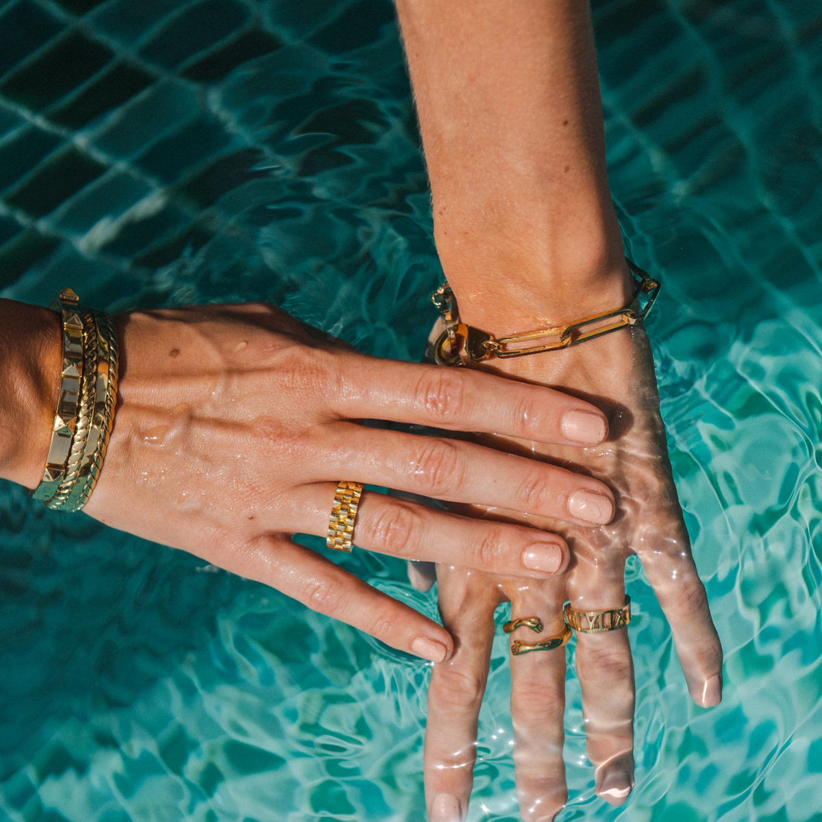Uhrenarmband-Ring Gold in Geschenkbox