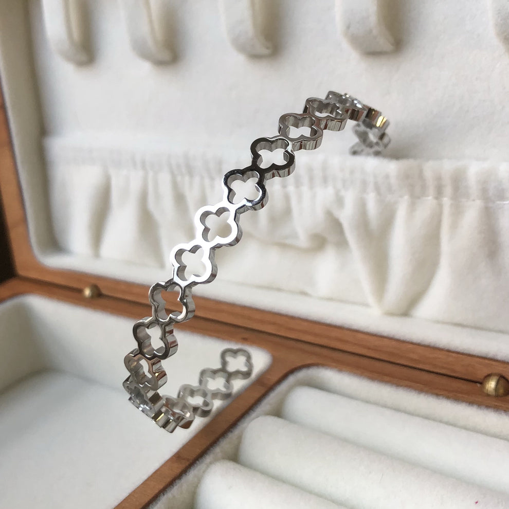Waterproof unisex cuff bracelet, perfect for stacking – Loveness