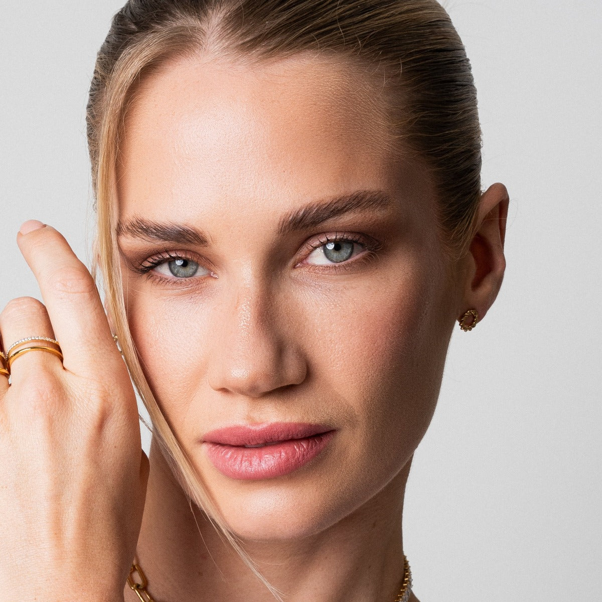 Detailaufnahme des Vienna Doppelrings Gold
