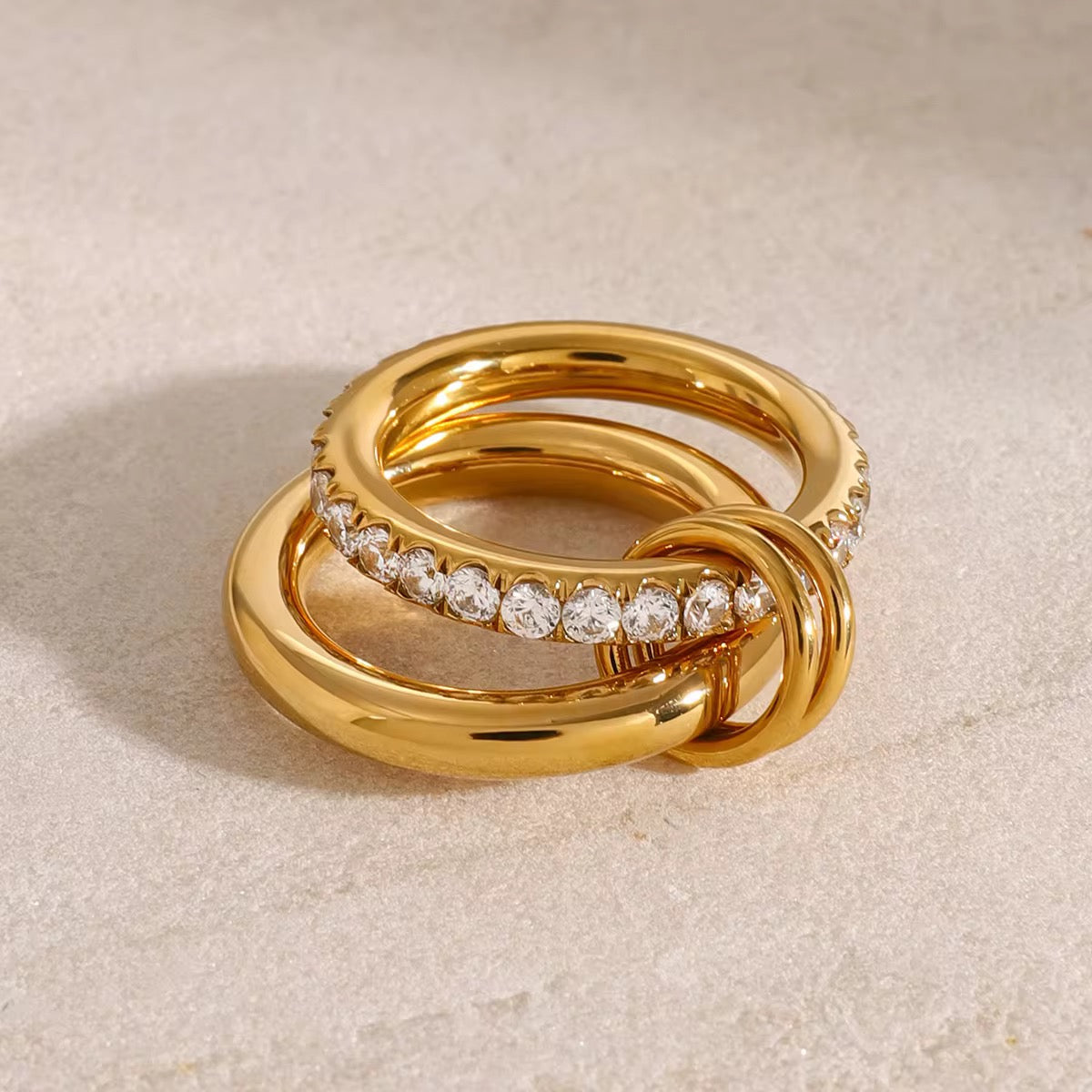 Waterproof CONNECTION ring with rotating CZ loops
