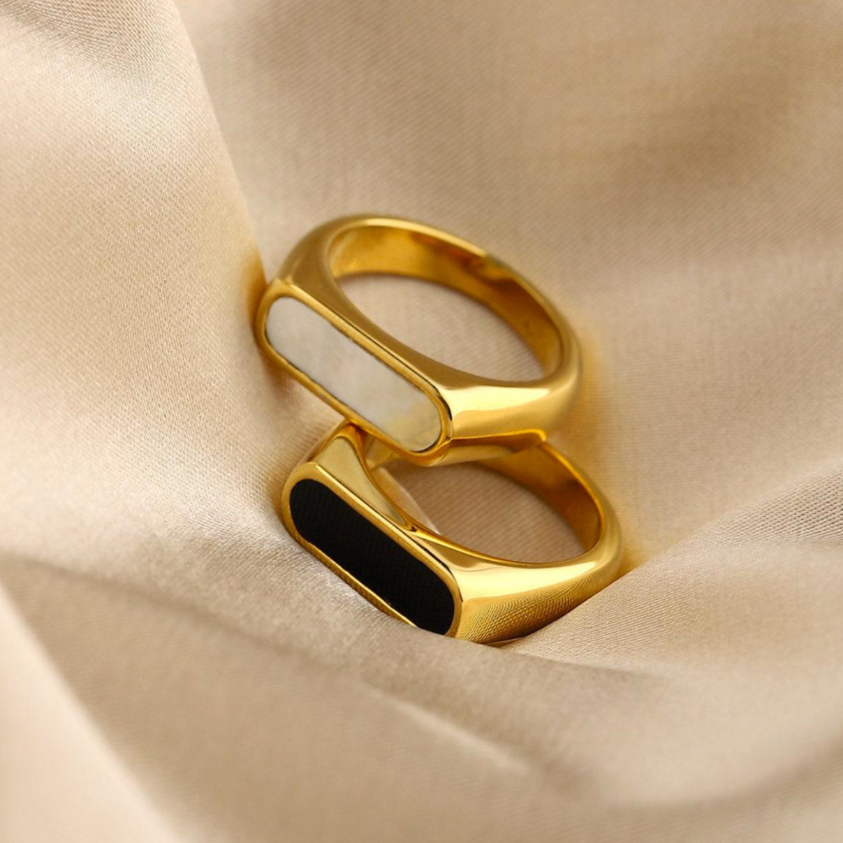 Black waterproof minimalist ring with mirror finish