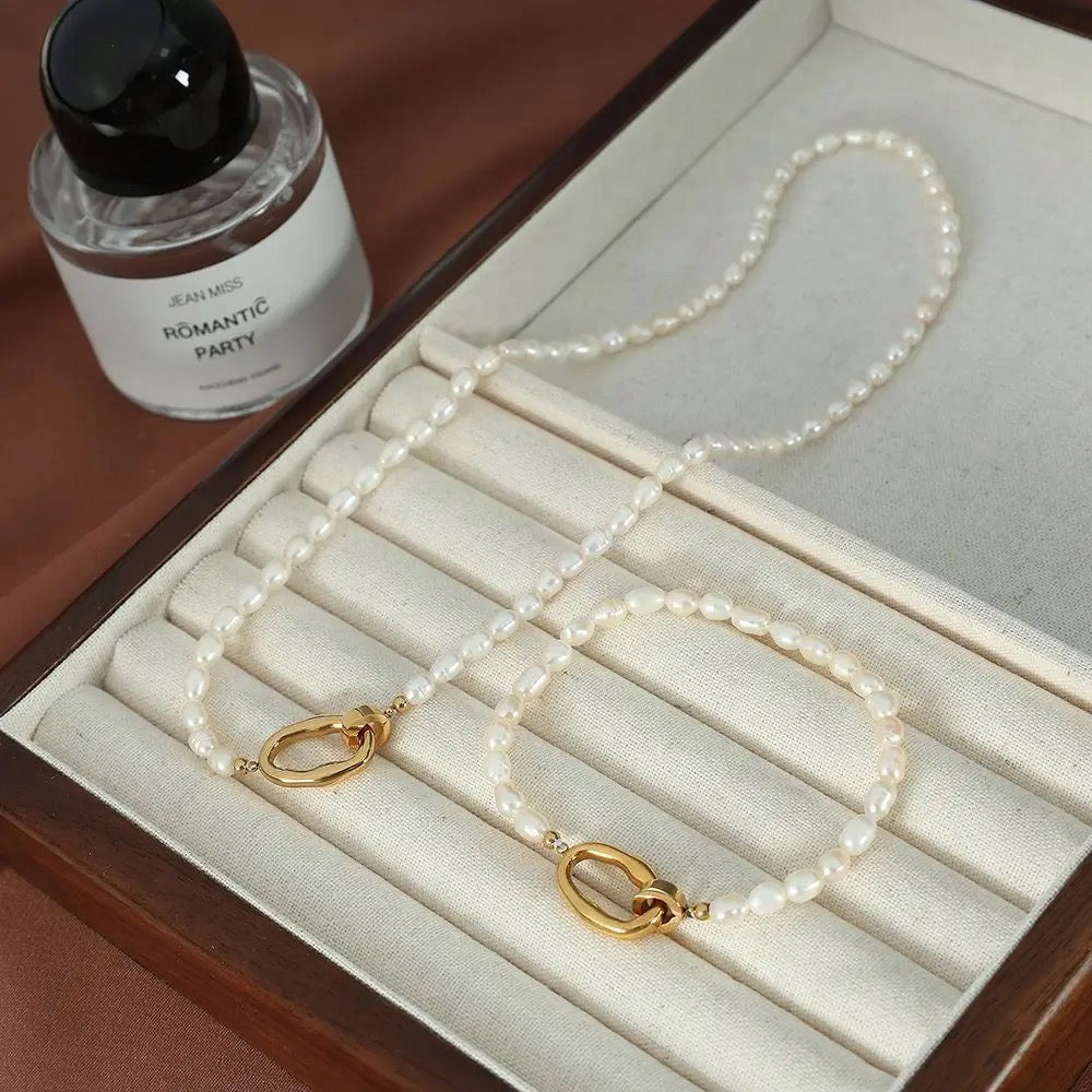 Waterproof pearl necklace with 18K gold plated clasp