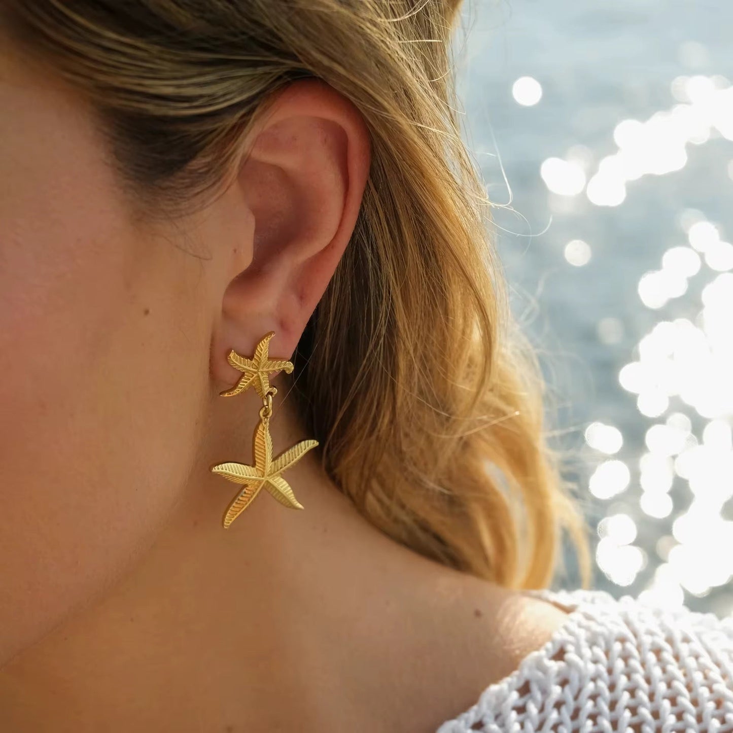 Waterproof starfish earrings with tropical design