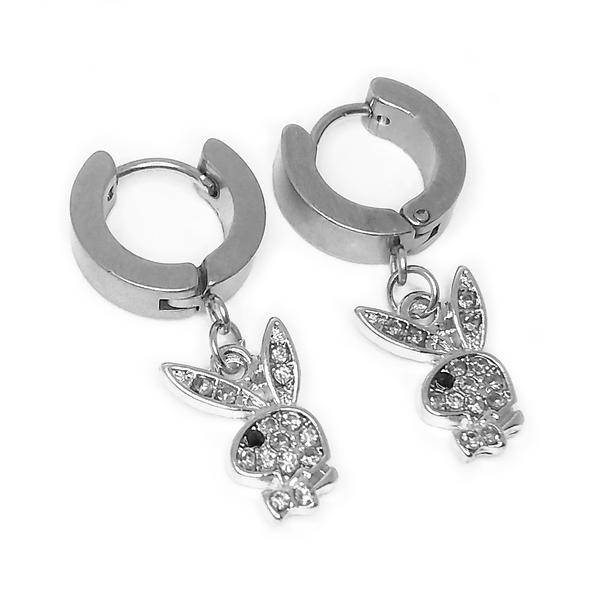 Y2K Bunny earrings worn – cute and sparkly on ear