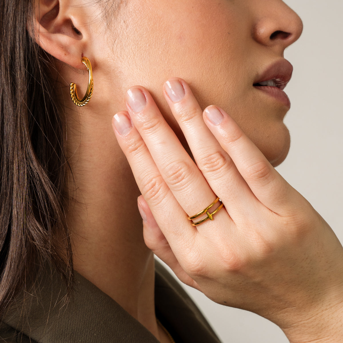 Detailaufnahme des Zion Geometrischer Rings Gold