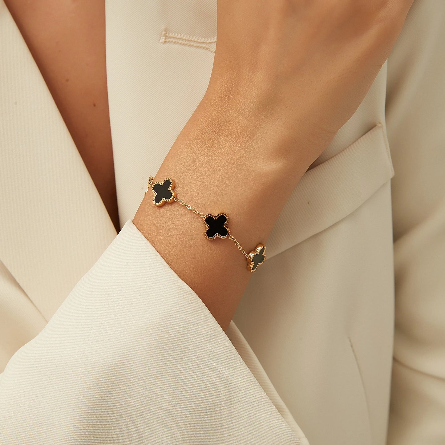 Clover Bracelet Black Shell