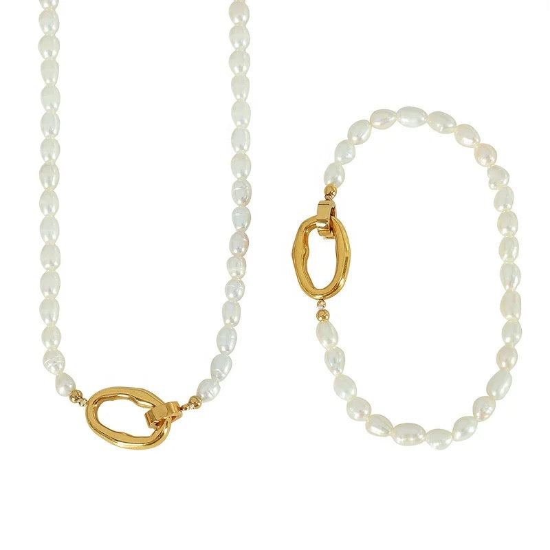 Collier à fermoir en perles