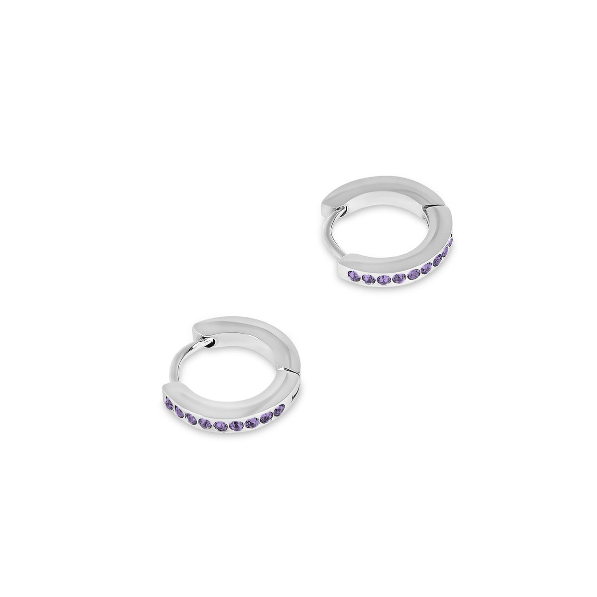 Seitliche Ansicht der Birthstone Huggie Creolen Silber