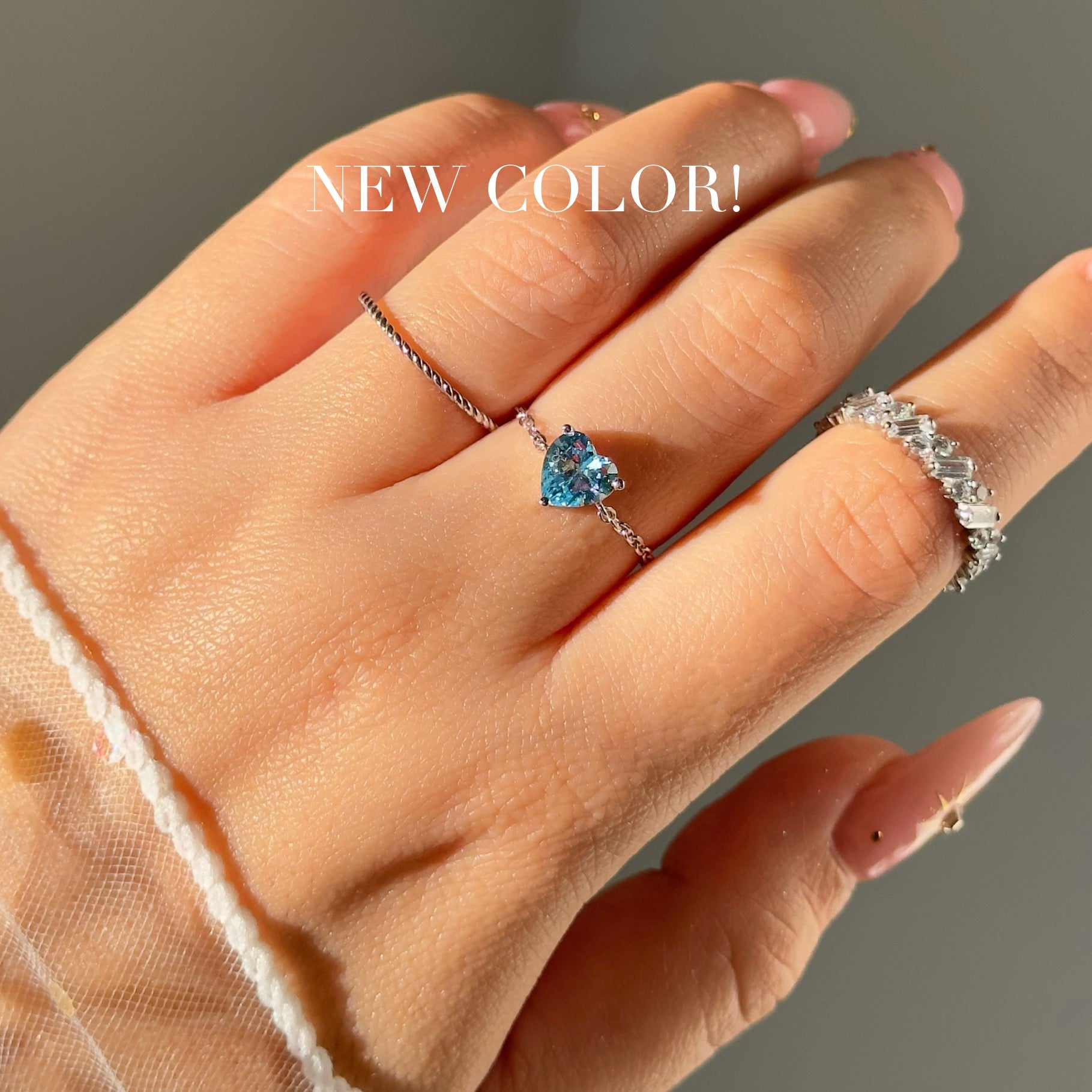 Adjustable chain ring with heart symbol of friendship