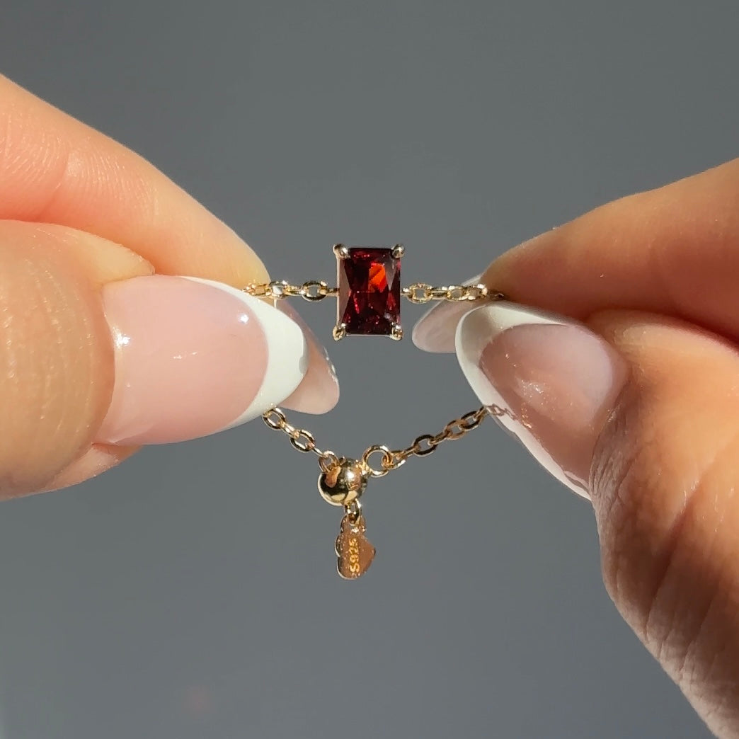 Adjustable Red Garnet chain ring in 14K gold & 925 silver