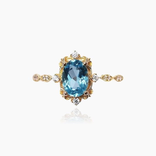 Front view of vintage blue sapphire ring in 925 silver